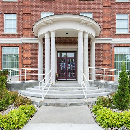 The Champlain Waterfront Hotel Ascend Hotel Collection Ориллия Экстерьер фото