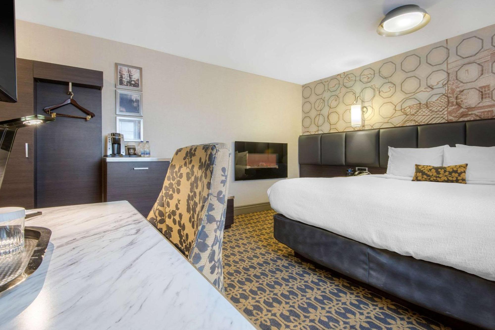 The Champlain Waterfront Hotel Ascend Hotel Collection Ориллия Экстерьер фото