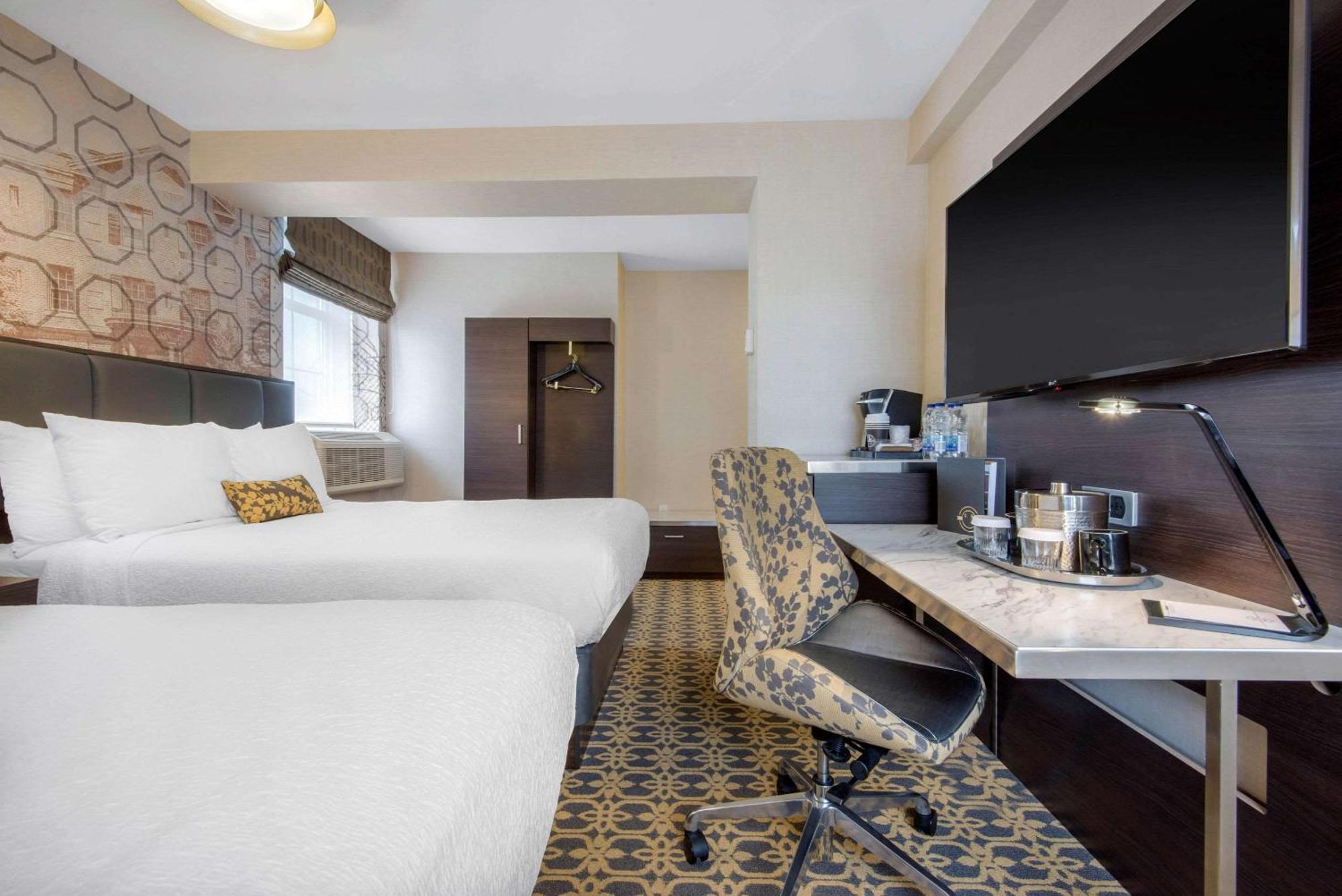 The Champlain Waterfront Hotel Ascend Hotel Collection Ориллия Экстерьер фото