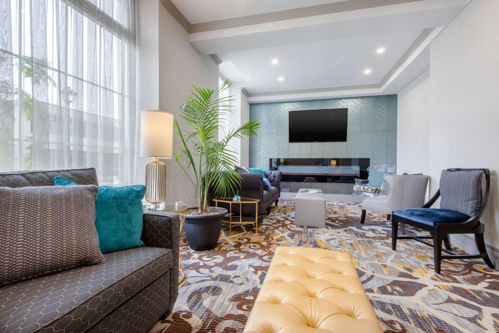 The Champlain Waterfront Hotel Ascend Hotel Collection Ориллия Экстерьер фото