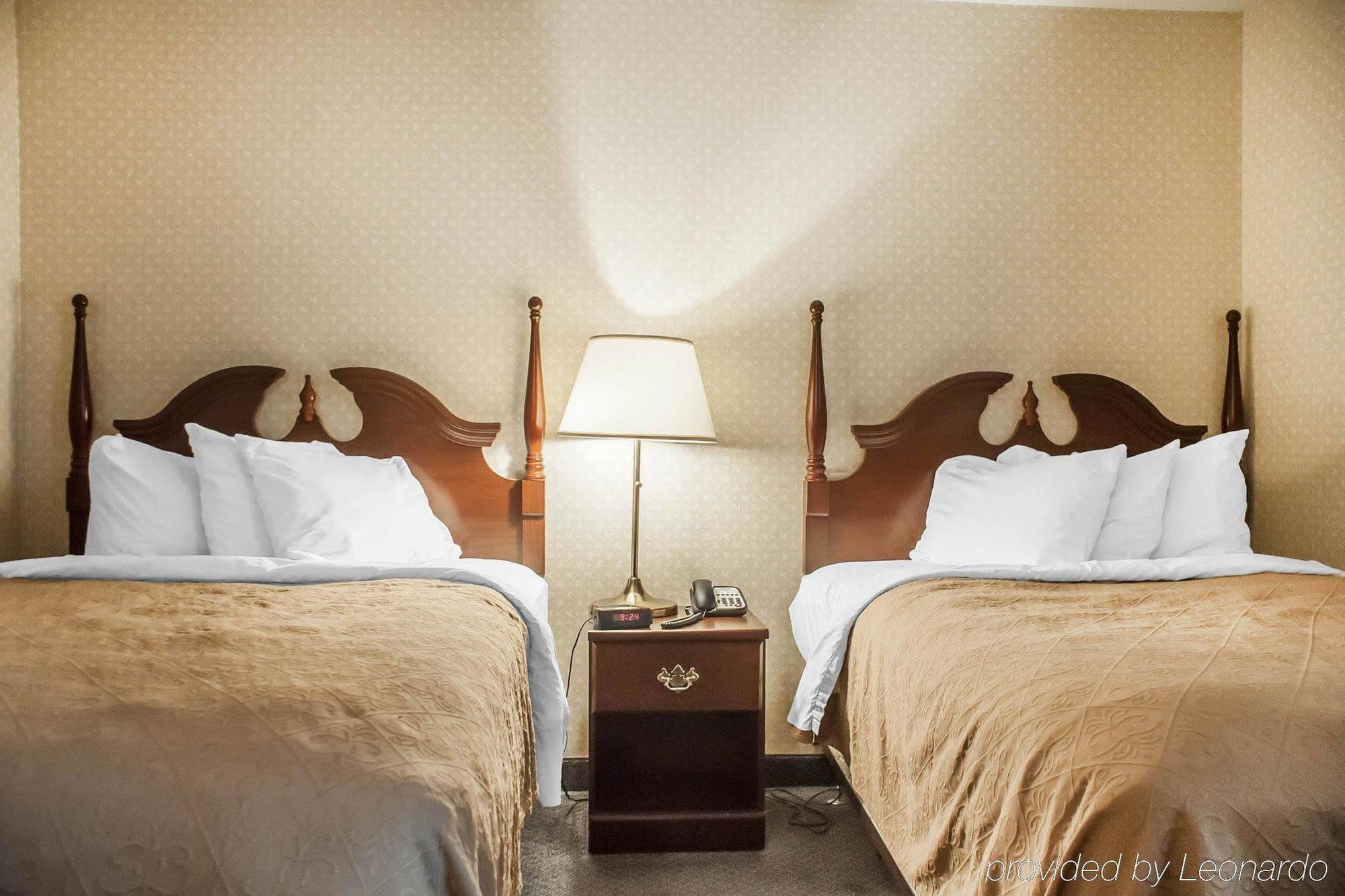 The Champlain Waterfront Hotel Ascend Hotel Collection Ориллия Экстерьер фото